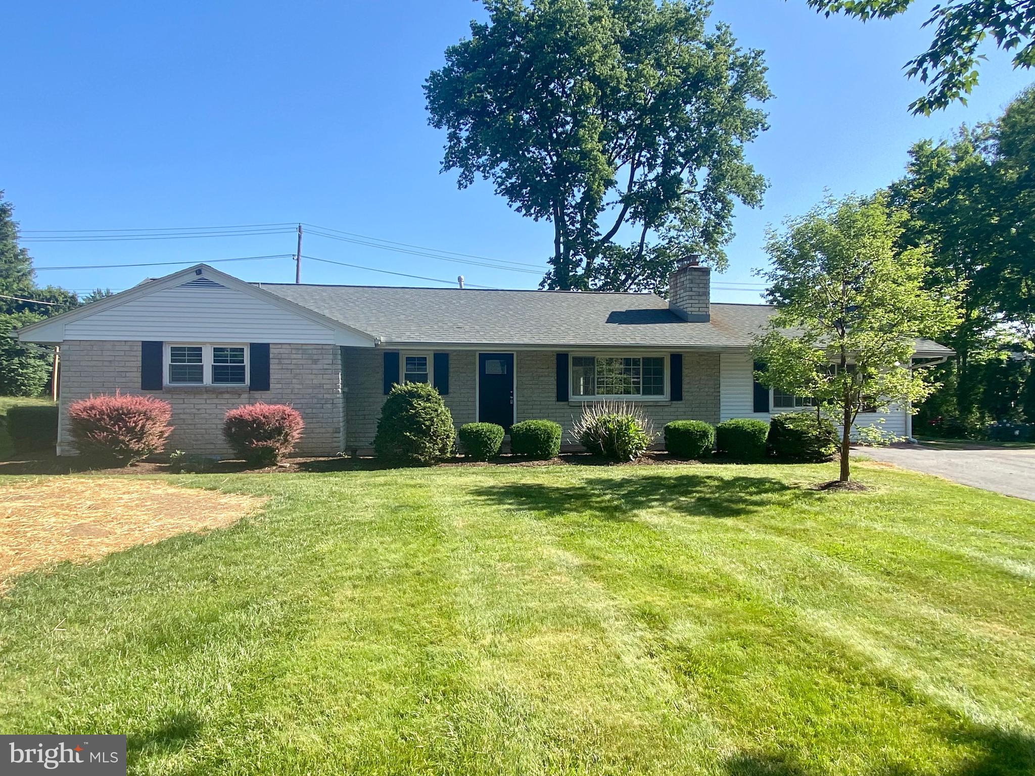 115 East Glenn Road Hershey, PA 17033 - Photo 4 of 52