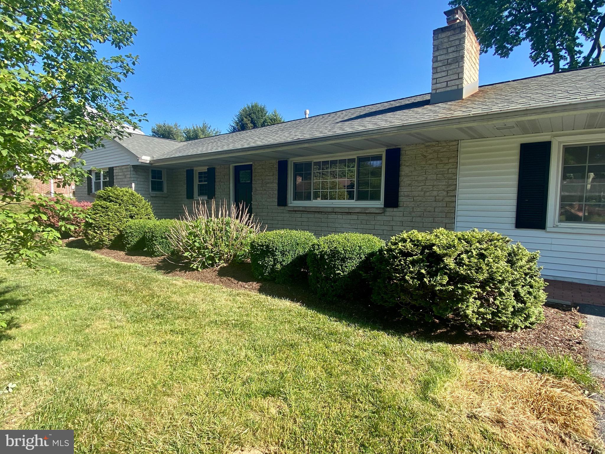 115 East Glenn Road Hershey, PA 17033 - Photo 5 of 52