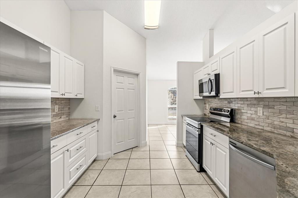 525 Drayton Road Winter Haven, FL 33884 - Photo 14 of 37