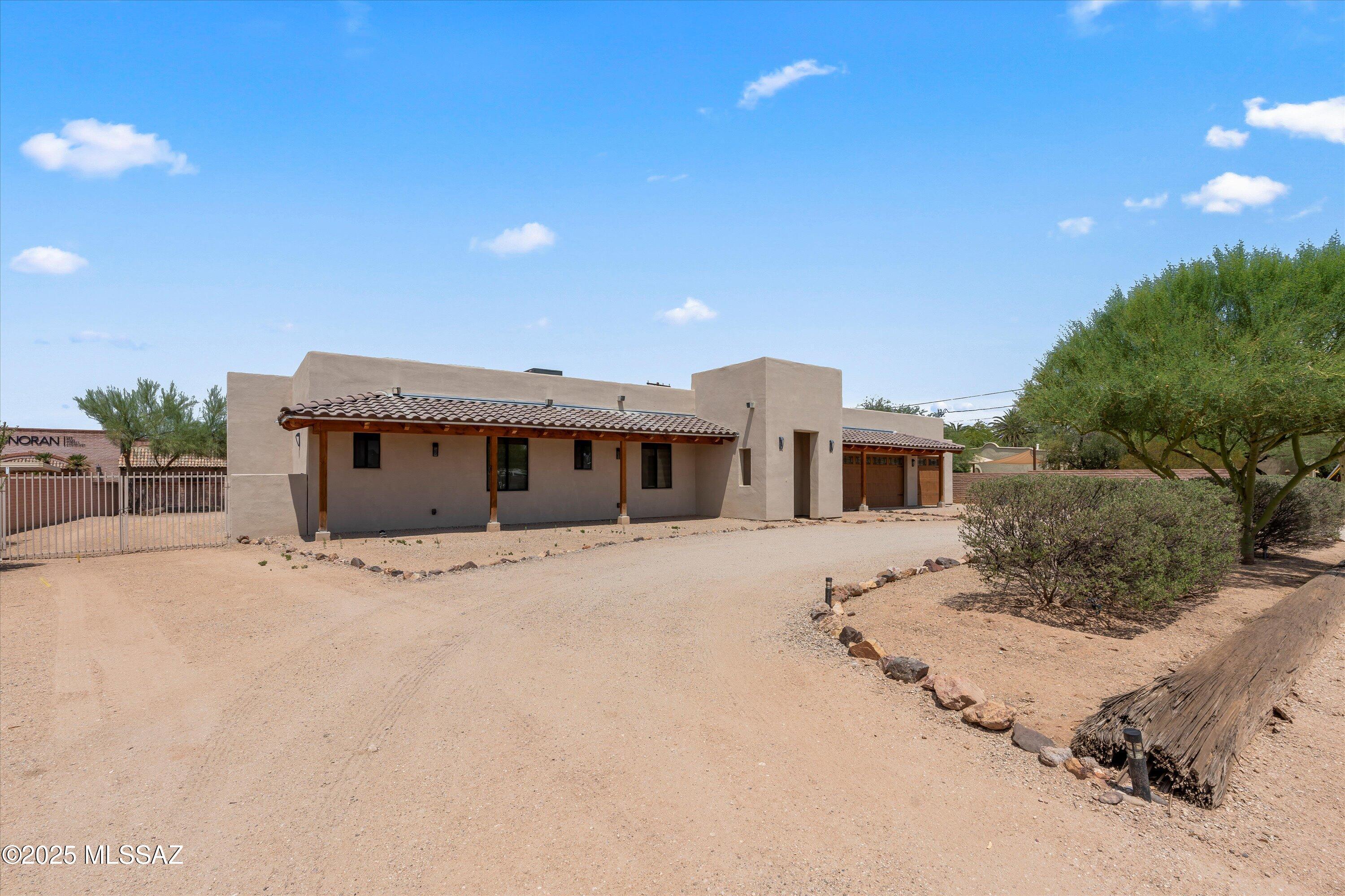 1915 East Lind Road Tucson, AZ 85719 - Photo 7 of 39