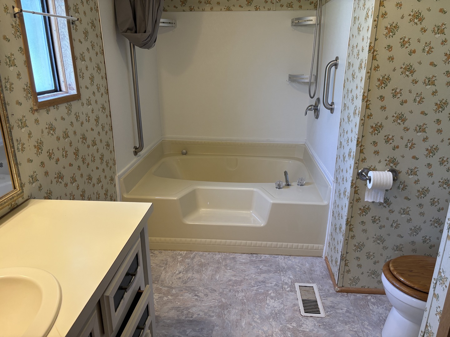 173 Greenview Road Centralia, IL 62801 - Photo 9 of 16
