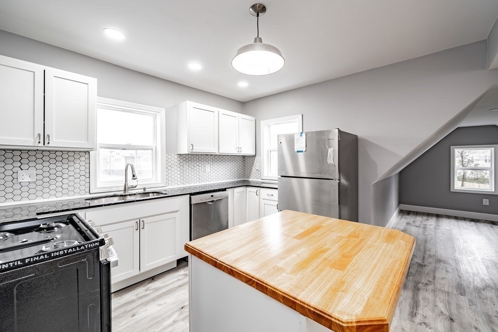 261 Oakland Street Springfield, MA 01108 - Photo 17 of 35 Gallery Image 17