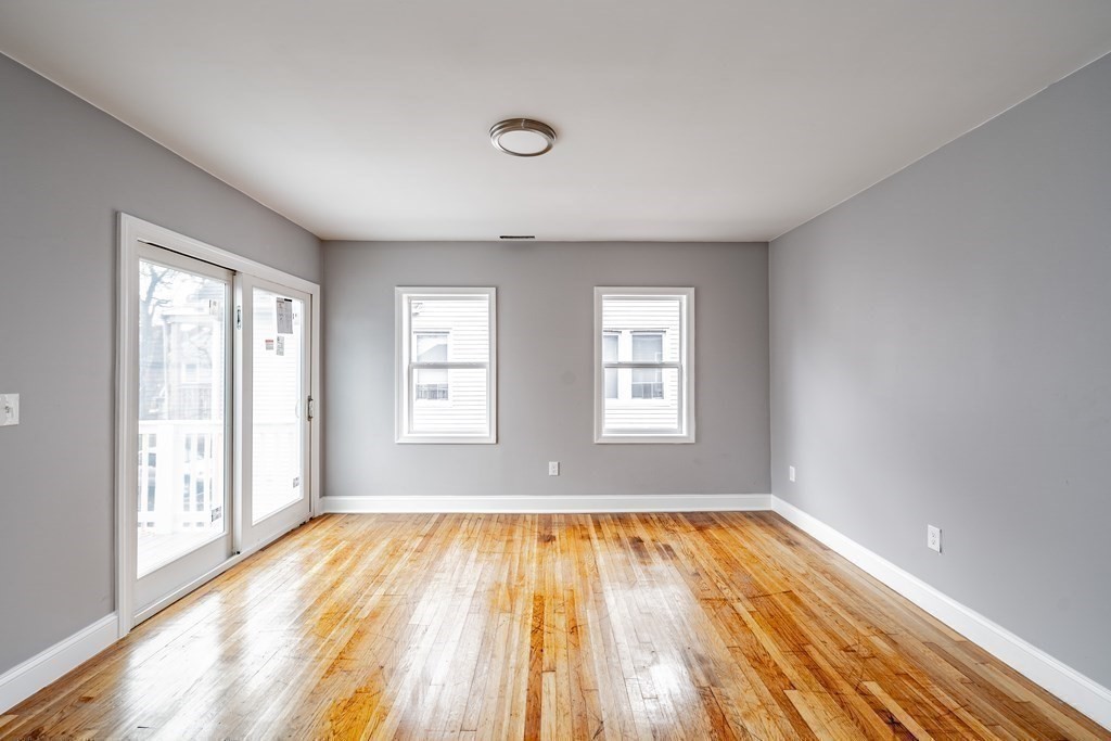 261 Oakland Street Springfield, MA 01108 - Photo 20 of 35 Gallery Image 20