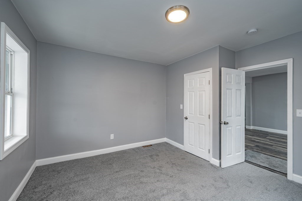 261 Oakland Street Springfield, MA 01108 - Photo 10 of 35 Gallery Image 10