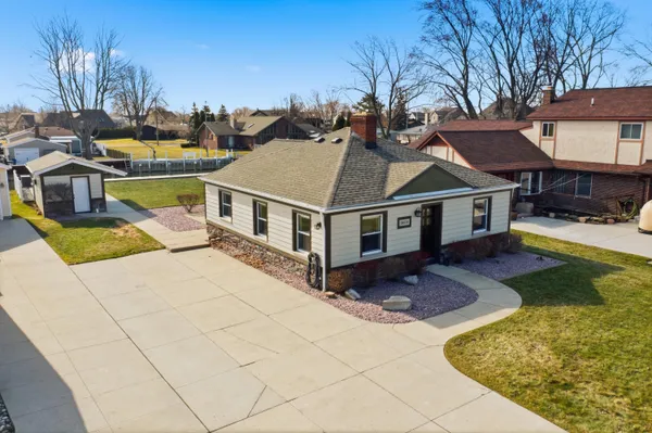 $449,900 | 38310 Huron Pointe Drive, Harrison Township, MI 48045