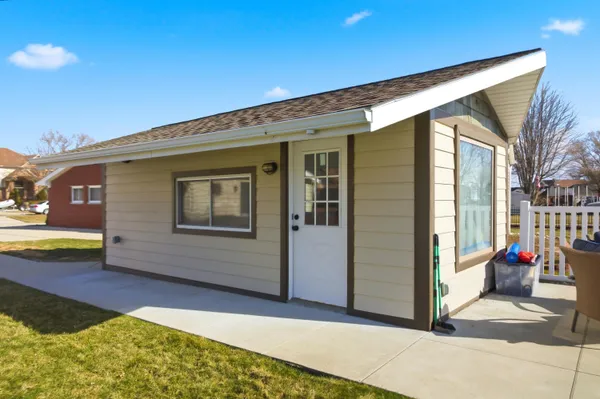 $449,900 | 38310 Huron Pointe Drive, Harrison Township, MI 48045