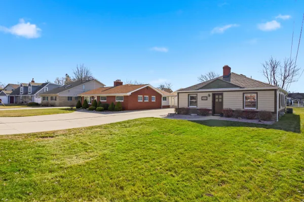 $449,900 | 38310 Huron Pointe Drive, Harrison Township, MI 48045