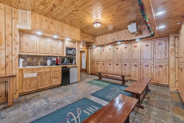 $4,350,000 | 2053 Ski Time Square Drive, Unit D211, Steamboat Springs, CO 80487