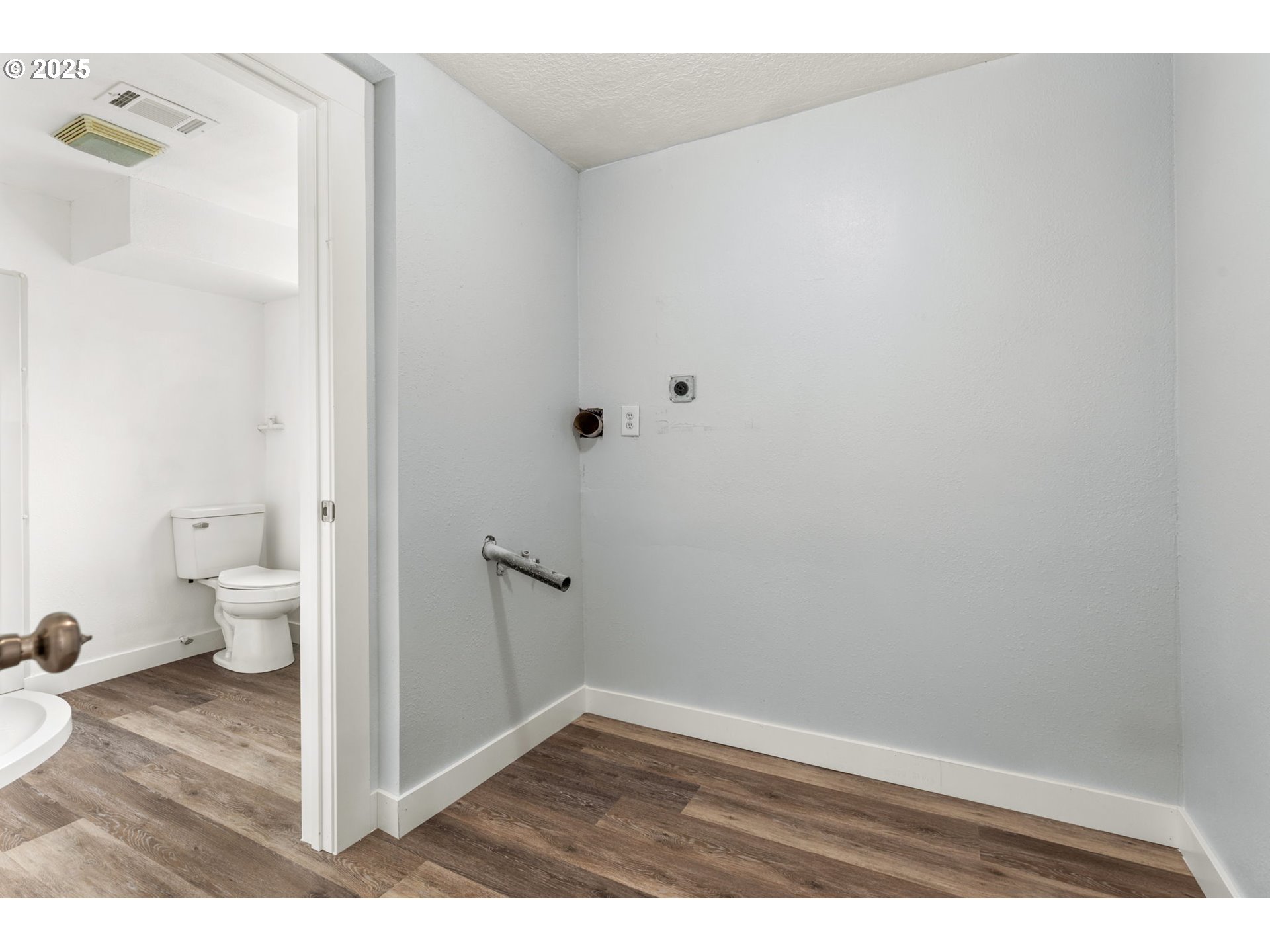 1203 Northeast 190th Place Portland, OR 97230 - Photo 44 of 48 a view of bathroom and shower