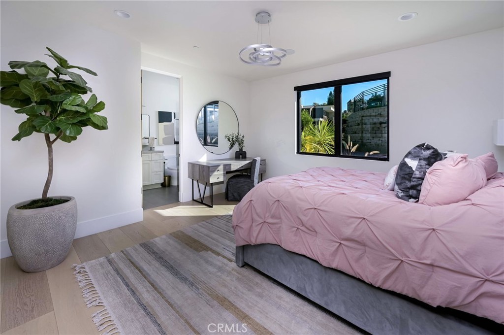 7663 East Corto Road Anaheim Hills, CA 92808 - Photo 30 of 58 1 of 4 Secondary bedroom En-suite