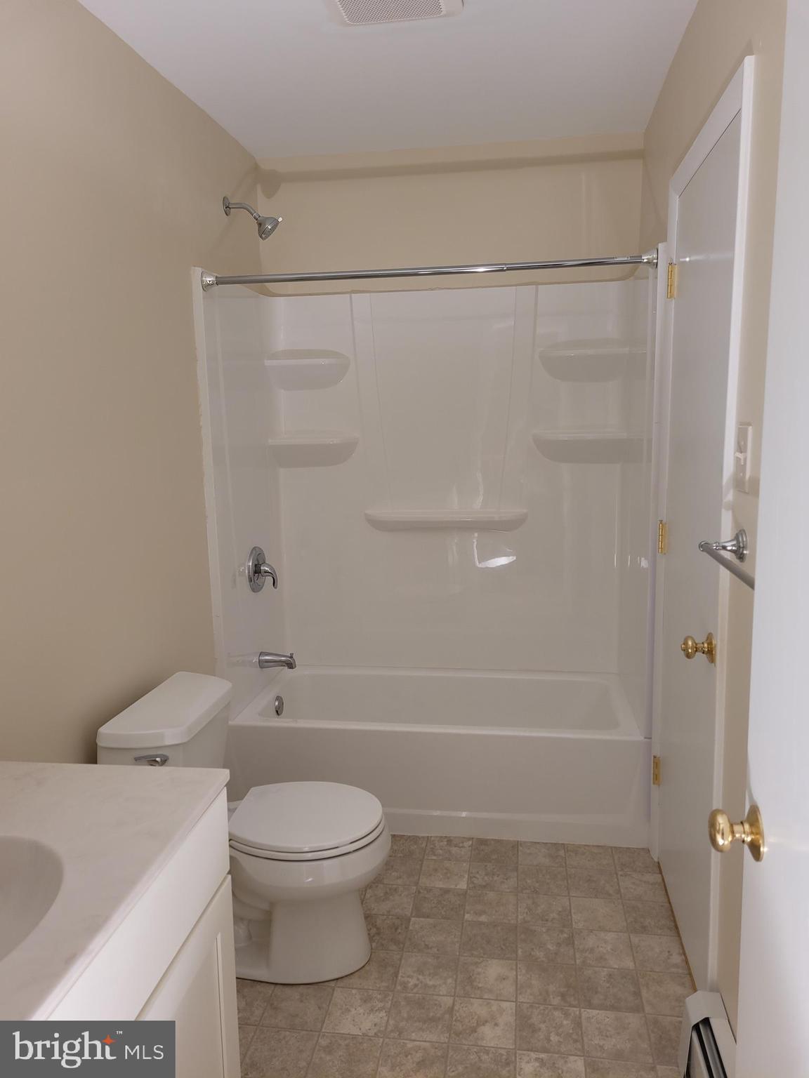 208 Walnut Ridge Drive Pottstown, PA 19464 - Photo 10 of 20 Gallery Image 10