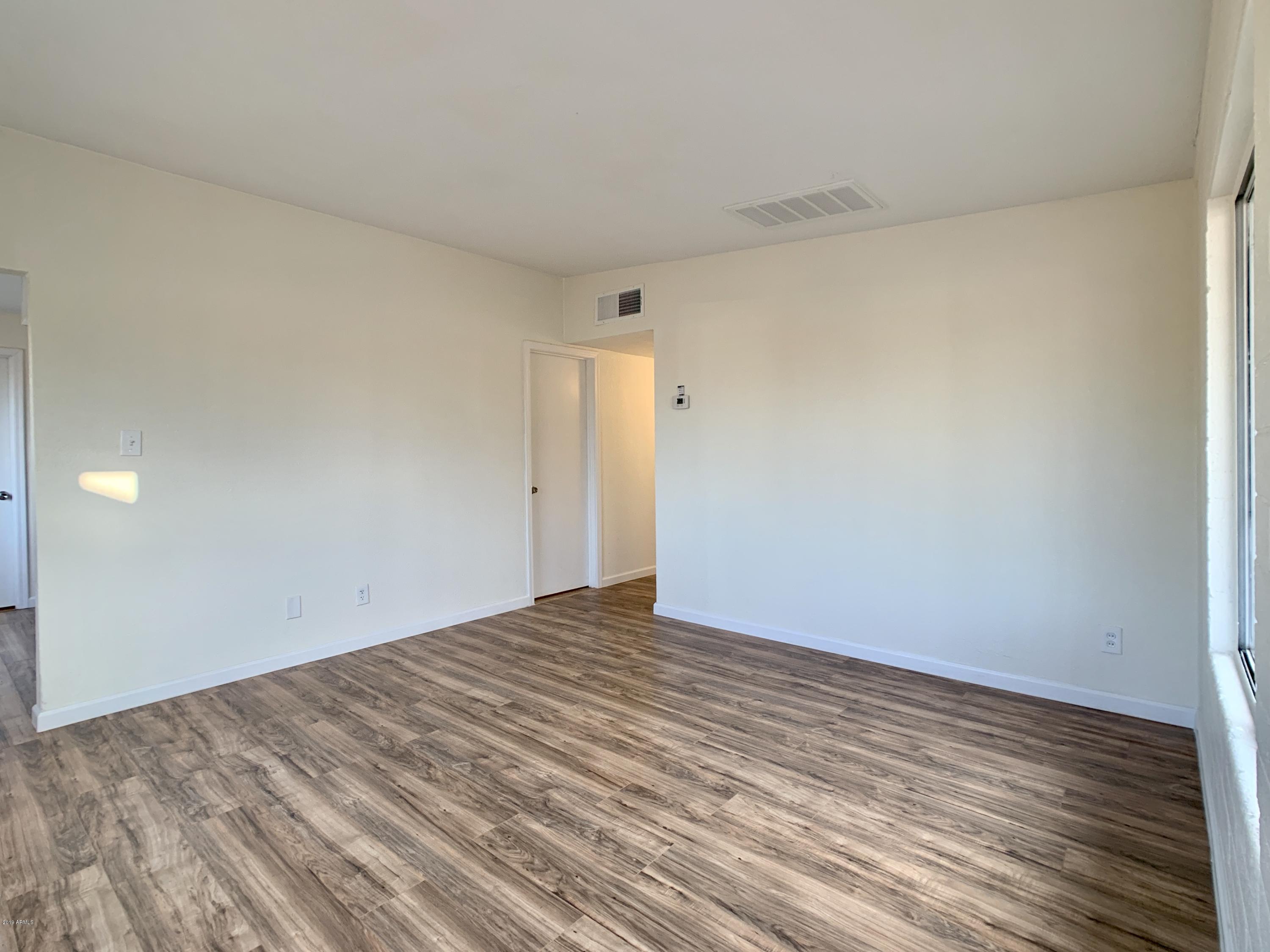 1735 East Chipman Road Phoenix, AZ 85040 - Photo 3 of 23 IMG_6288