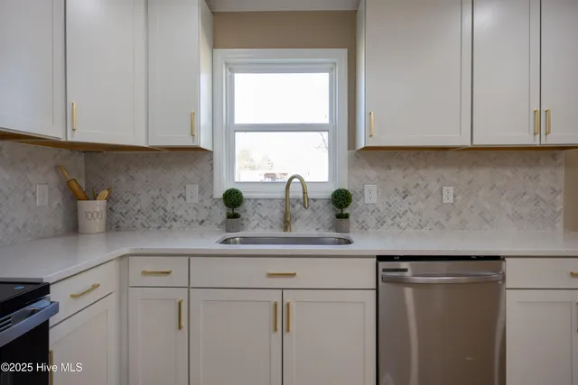 $244,500 | 302 South West Street, Roseboro, NC 28382