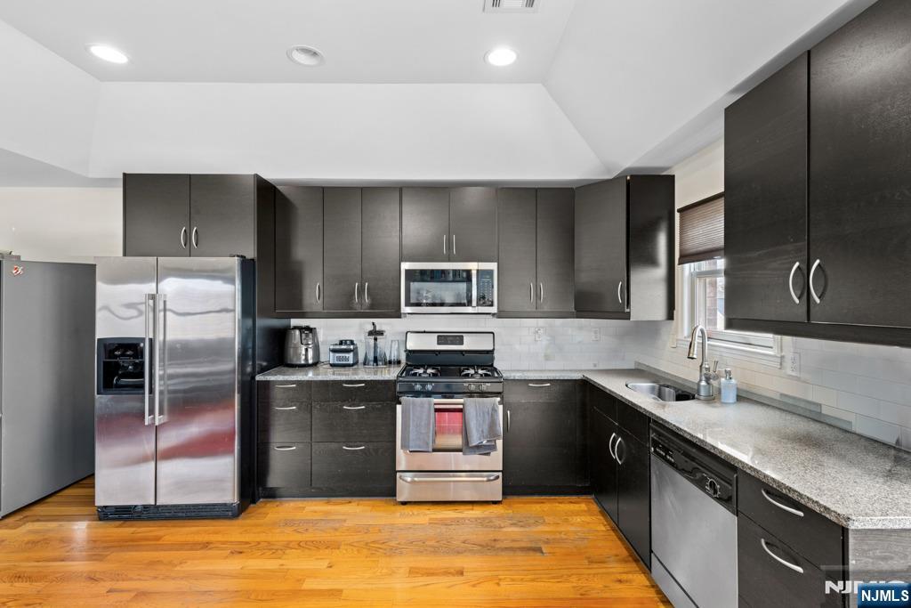46 Barbara Street Newark, NJ 07105 - Photo 26 of 36