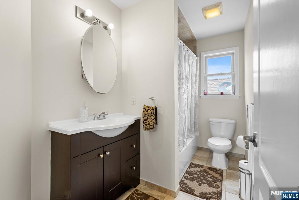 46 Barbara Street Newark, NJ 07105 - Photo 29 of 36