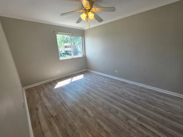 $224,900 | 910 Beau Drive, Unit 202, Des Plaines, IL 60016