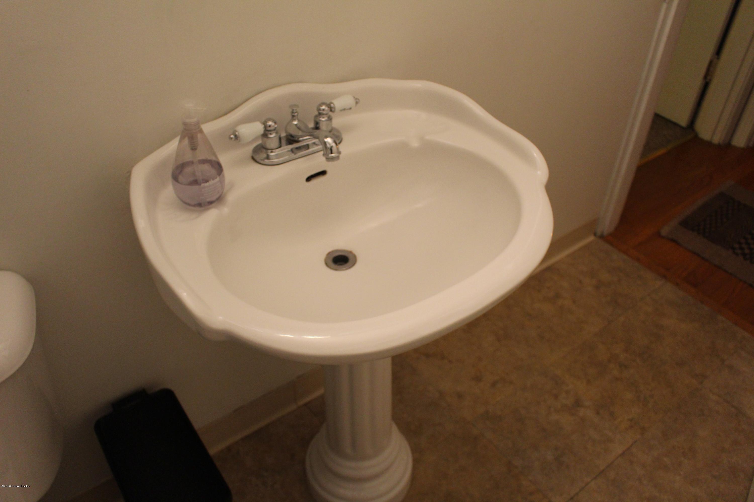 1617 Nightingale Road Louisville, KY 40213 - Photo 26 of 46 Sink