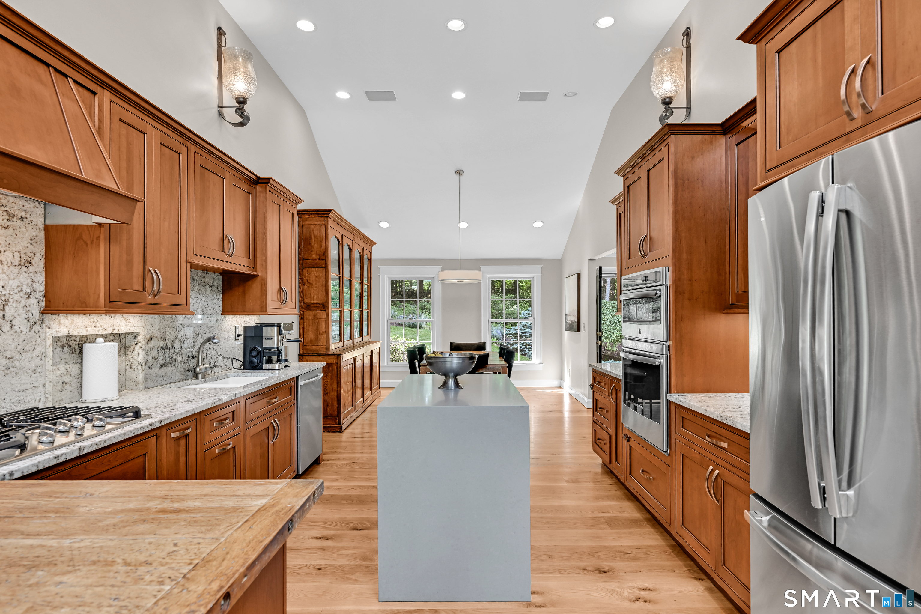 14 Saw Mill Road Weston, CT 06883 - Photo 12 of 40