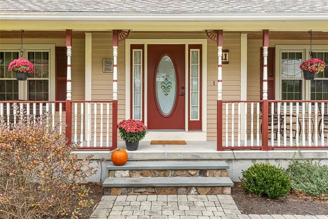 $699,900 | 11 Southbury Road, Cumberland, RI 02864