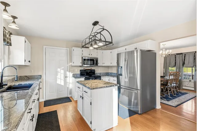 $699,900 | 11 Southbury Road, Cumberland, RI 02864