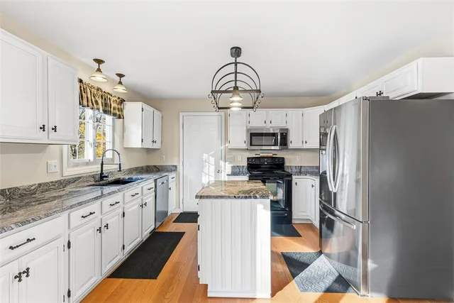 $699,900 | 11 Southbury Road, Cumberland, RI 02864