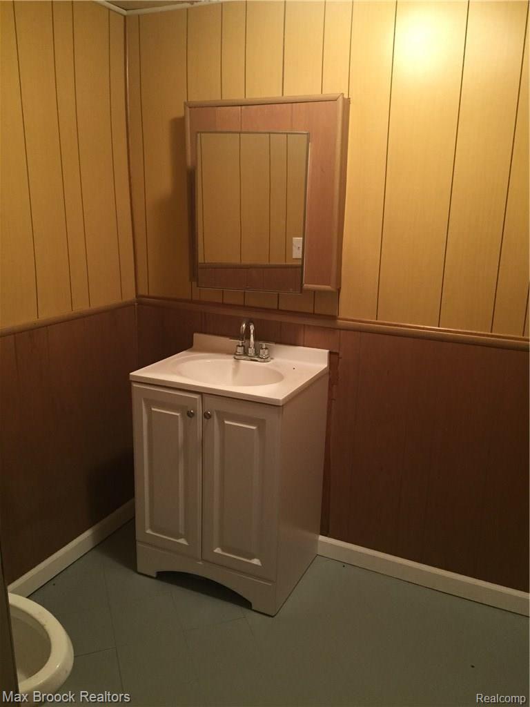 14385 Salem Road Redford, MI 48239 - Photo 13 of 15 IMG_8040.JPG