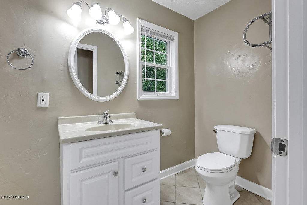 529 Hidden Valley Road Wilmington, NC 28409 - Photo 13 of 22 529HiddenValley-18