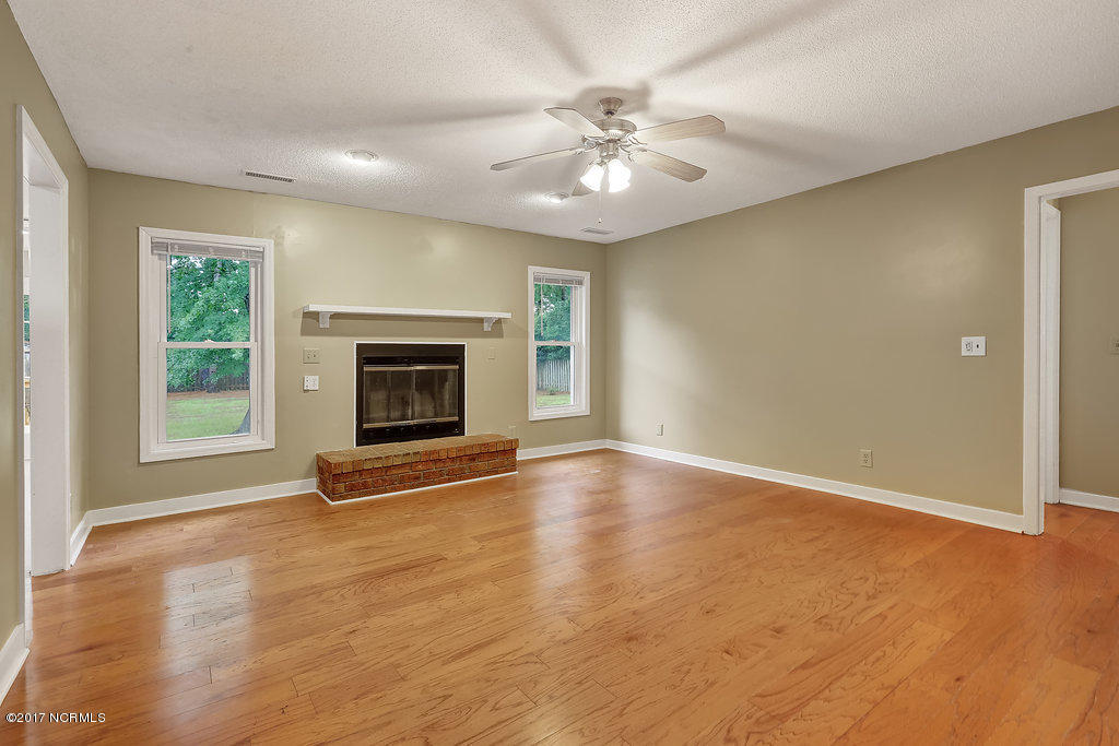 529 Hidden Valley Road Wilmington, NC 28409 - Photo 3 of 22 529HiddenValley-06