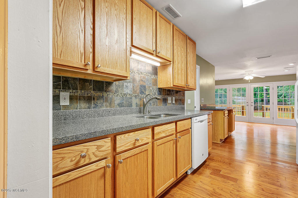 529 Hidden Valley Road Wilmington, NC 28409 - Photo 4 of 22 529HiddenValley-09