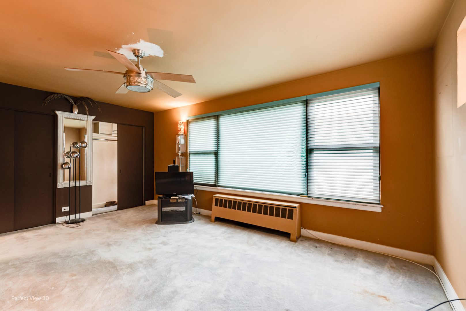 6726 South Merrill Avenue Chicago, IL 60649 - Photo 15 of 22 a view of an empty room with a window