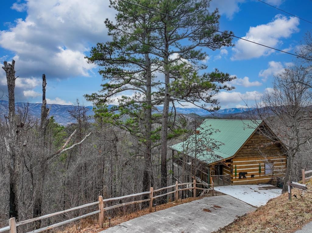 2609 Hatcher Mountain Road Sevierville, TN 37862 - Photo 1 of 52