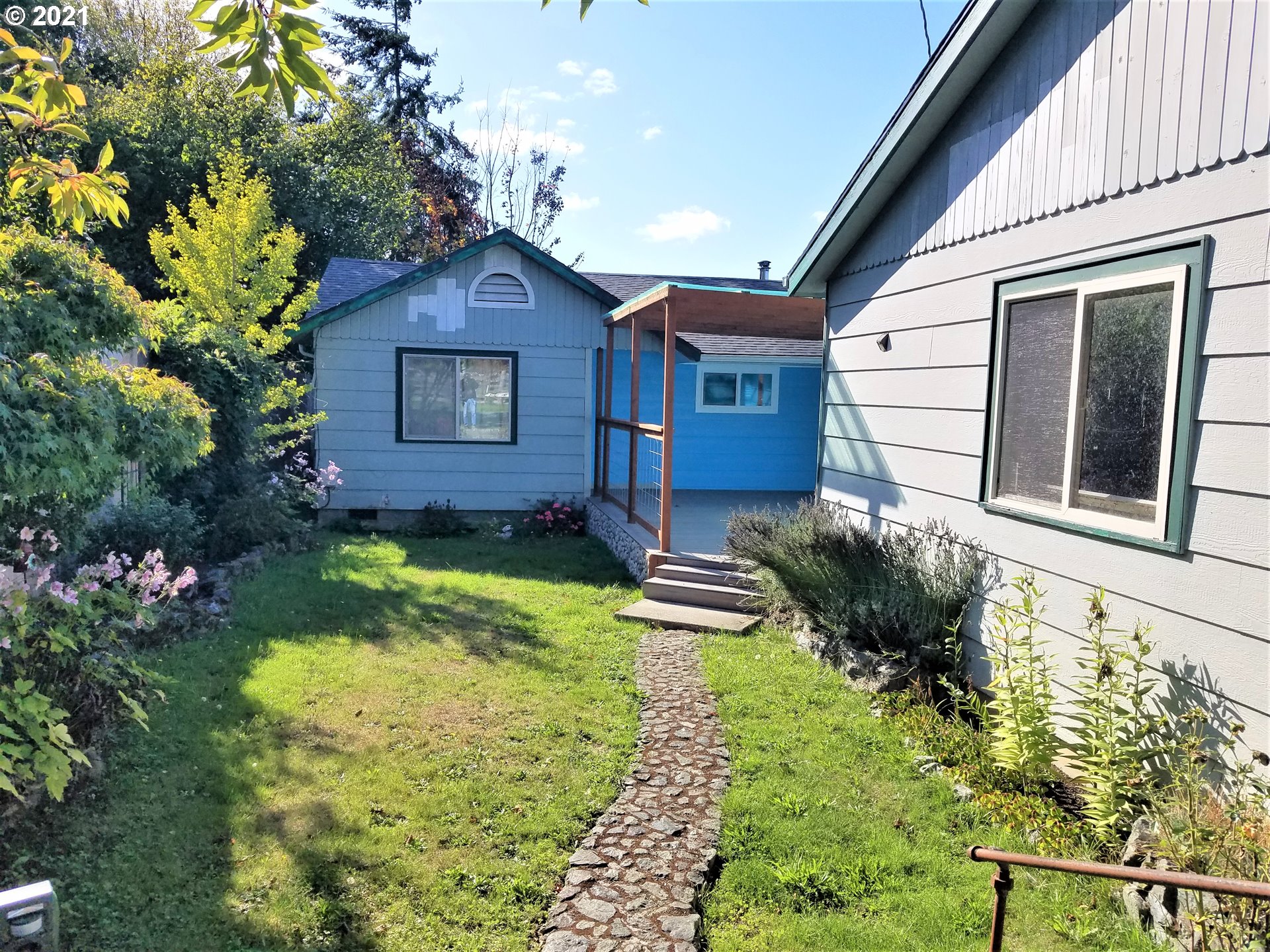 1950 Snyder Court Myrtle Point, OR 97458 - Photo 2 of 27 Gallery Image 2