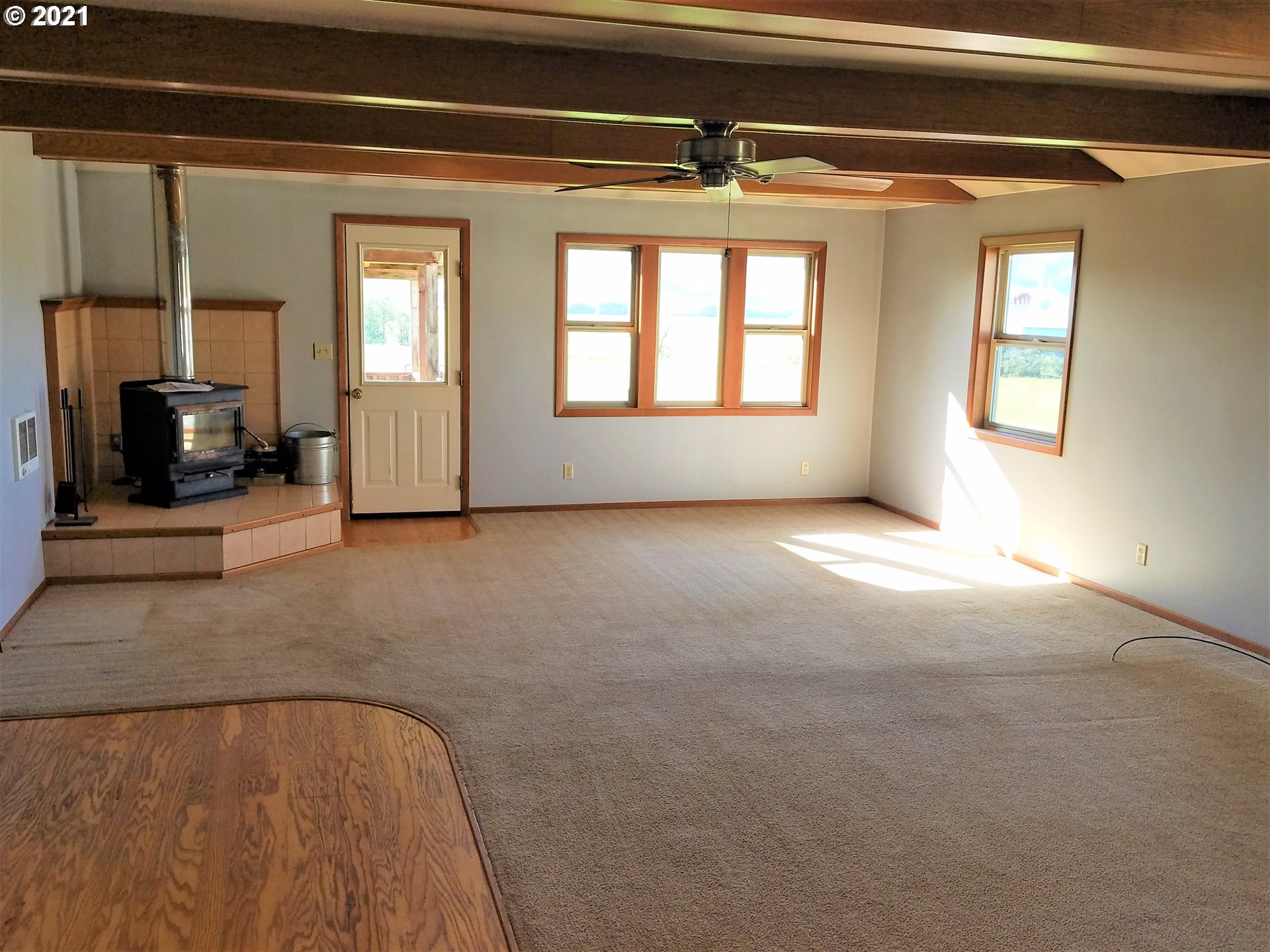 1950 Snyder Court Myrtle Point, OR 97458 - Photo 5 of 27 Gallery Image 5