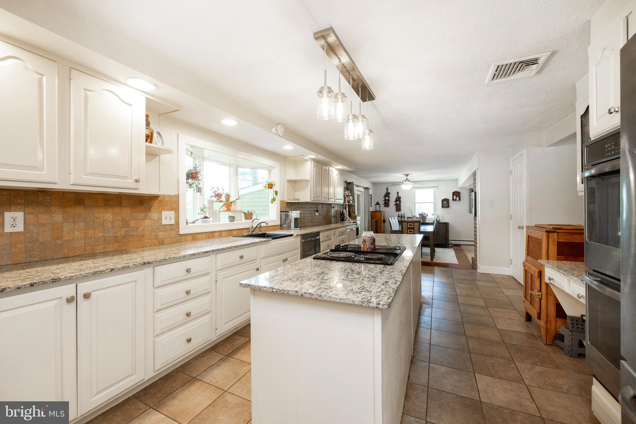 1260 Kauffman Road Pottstown, PA 19464 - Photo 11 of 36 Kitchen