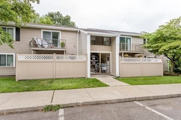 $2,150 | 14 Village Green Lane, Unit 7, Natick, MA 01760