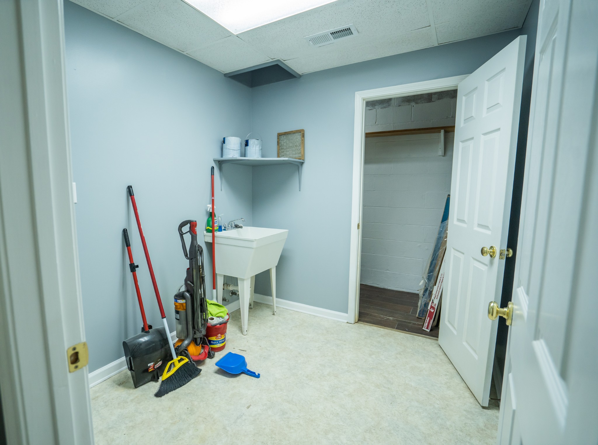 3077 Old Clarksville Sprgfld Road Adams, TN 37010 - Photo 30 of 33 a view of a room with gym equipment