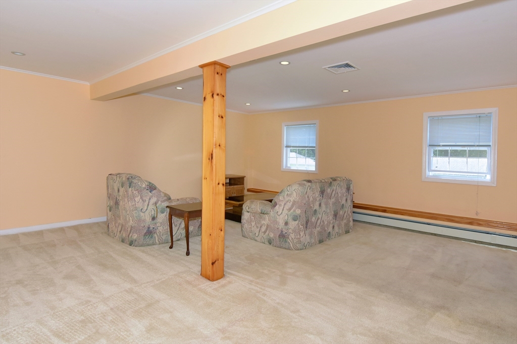 16 Sherwood Road Worcester, MA 01602 - Photo 25 of 30