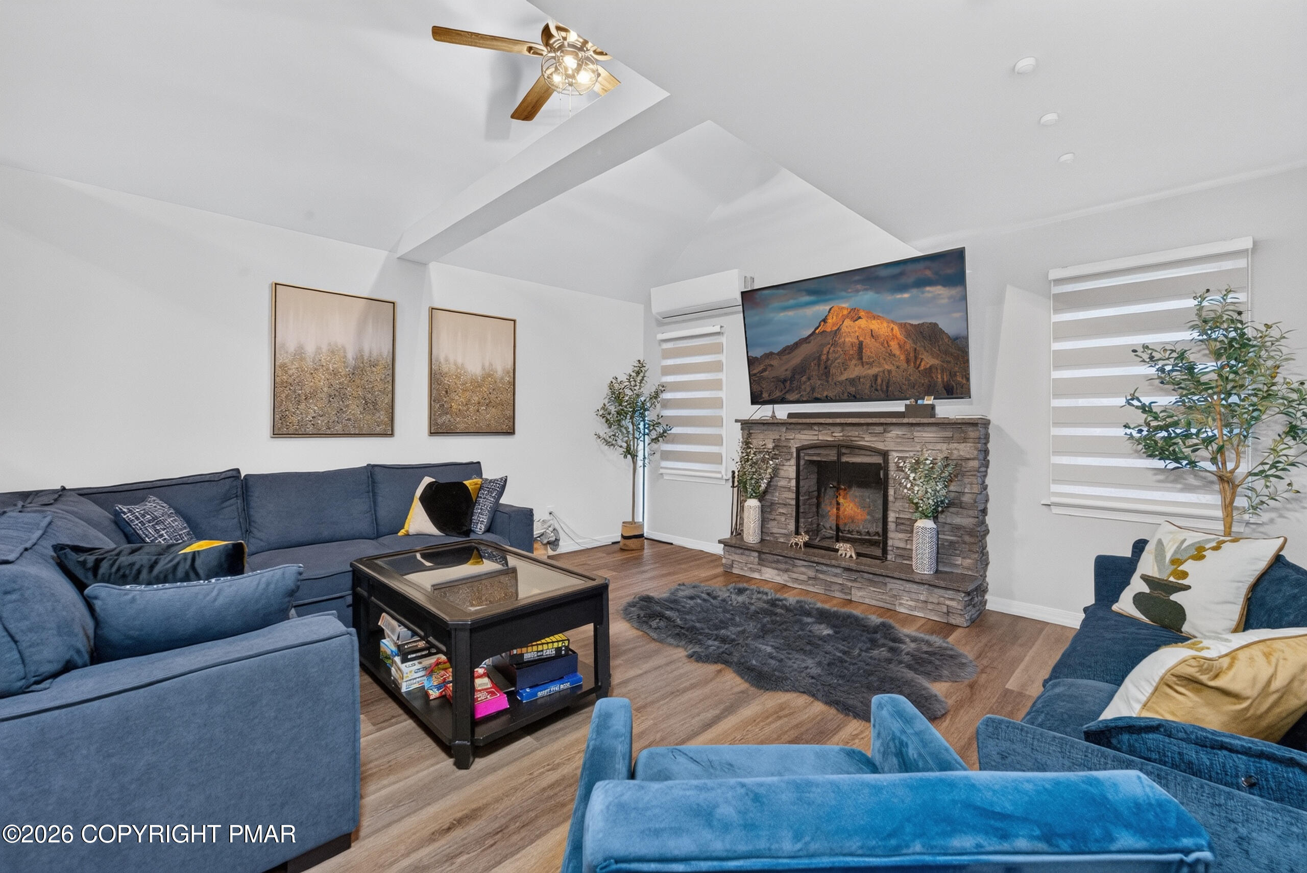 457 Mountain Road Albrightsville, PA 18210 - Photo 19 of 46 Living Room View 2