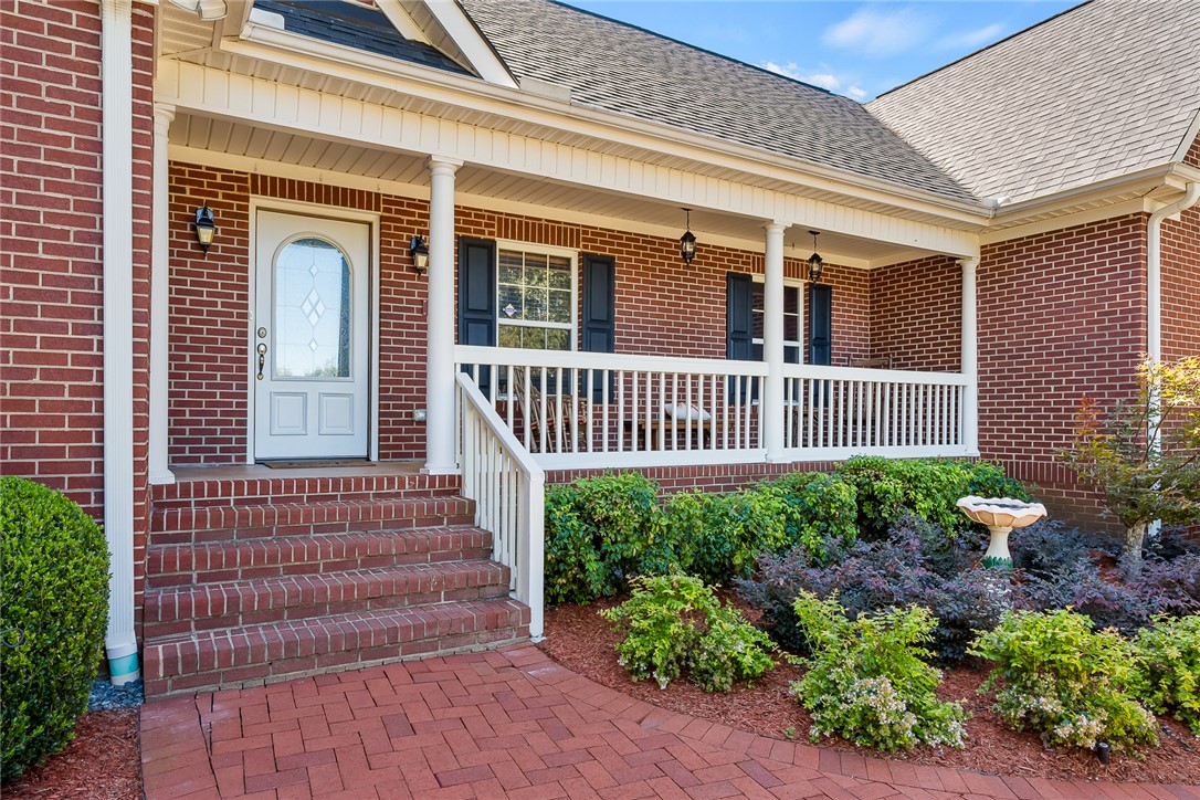 119 Devon Court Easley, SC 29640 - Photo 2 of 42