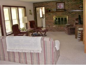 812 Ridgefields Road Kingsport, TN 37660 - Photo 7 of 19 Downstairs Den