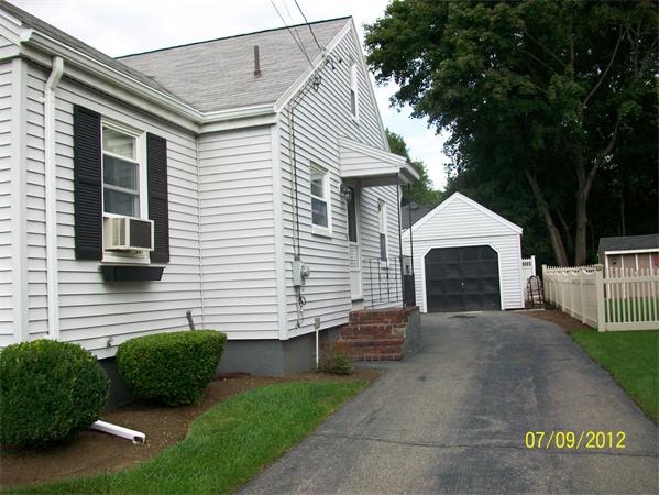 44 Hawley Road Wakefield, MA 01880 - Photo 2 of 25 Gallery Image 2