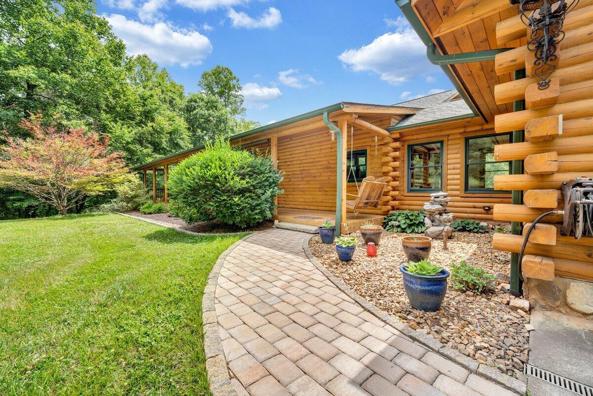 250 Knoll Ridge Lane Rocky Mount, VA 24151 - Photo 2 of 122 MIB06812