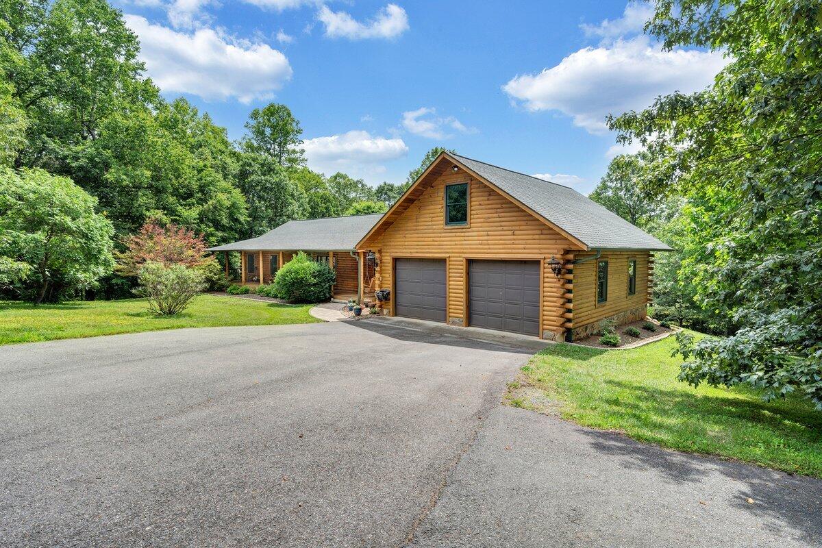 250 Knoll Ridge Lane Rocky Mount, VA 24151 - Photo 3 of 122 MIB06797