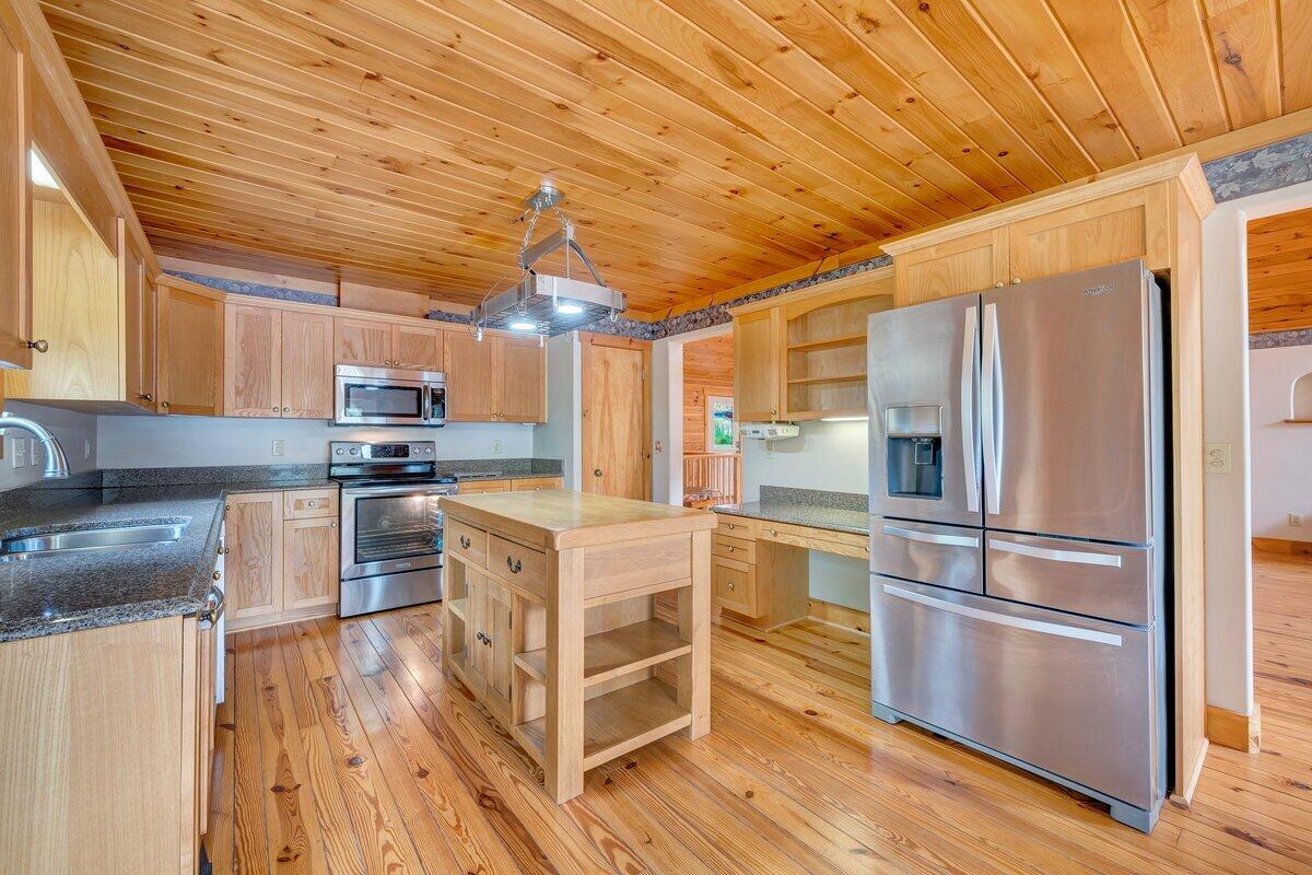 250 Knoll Ridge Lane Rocky Mount, VA 24151 - Photo 31 of 122 MIB06617