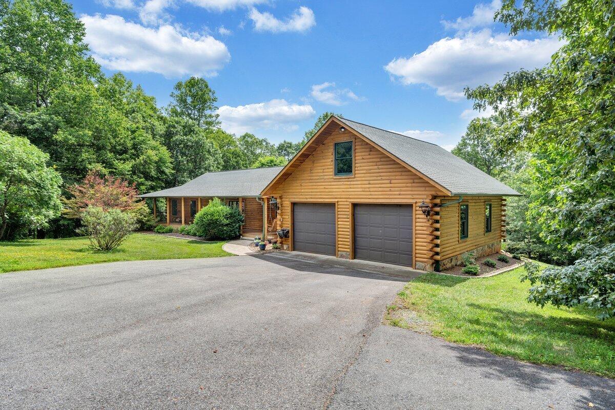 250 Knoll Ridge Lane Rocky Mount, VA 24151 - Photo 5 of 122 MIB06794