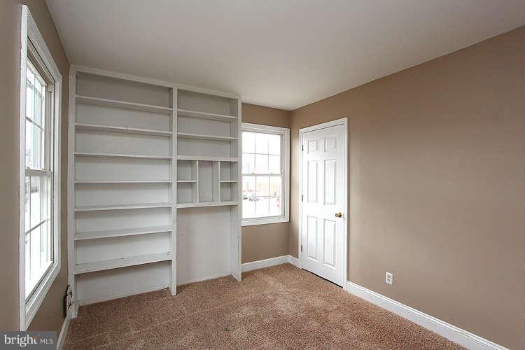 9219 Hood Road Manassas, VA 20110 - Photo 20 of 30 Bedroom