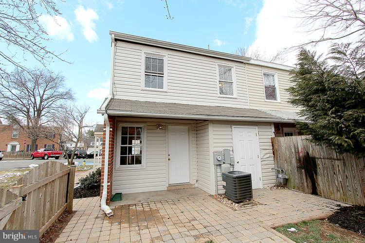 9219 Hood Road Manassas, VA 20110 - Photo 28 of 30 Patio
