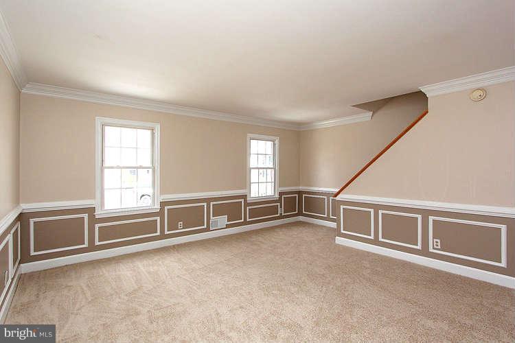 9219 Hood Road Manassas, VA 20110 - Photo 6 of 30 Family Room