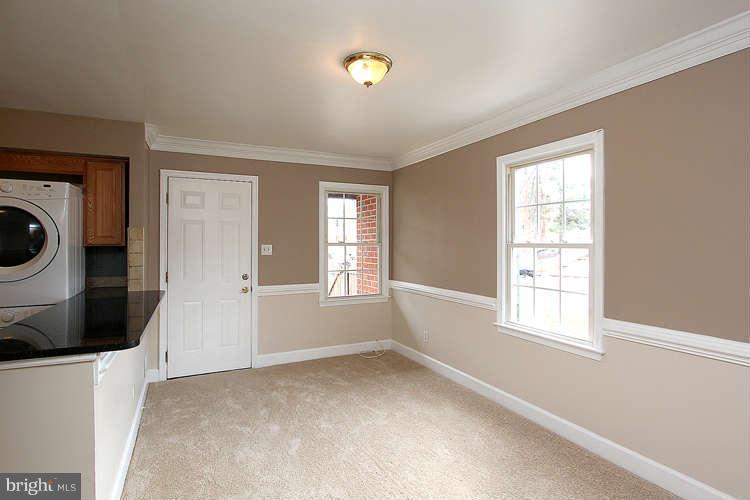 9219 Hood Road Manassas, VA 20110 - Photo 10 of 30 Dining Room