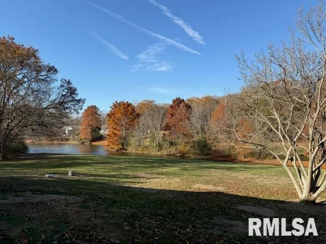 $525,000 | 16429 North Hawthorne Lane, Mount Vernon, IL 62864